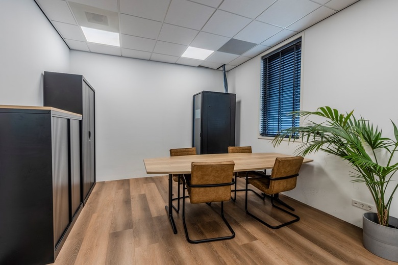 KantoorruimteaanWarwickstraat 15<br/> inSteenbergen KantoorruimteaanWarwickstraat 15<br/> inSteenbergen