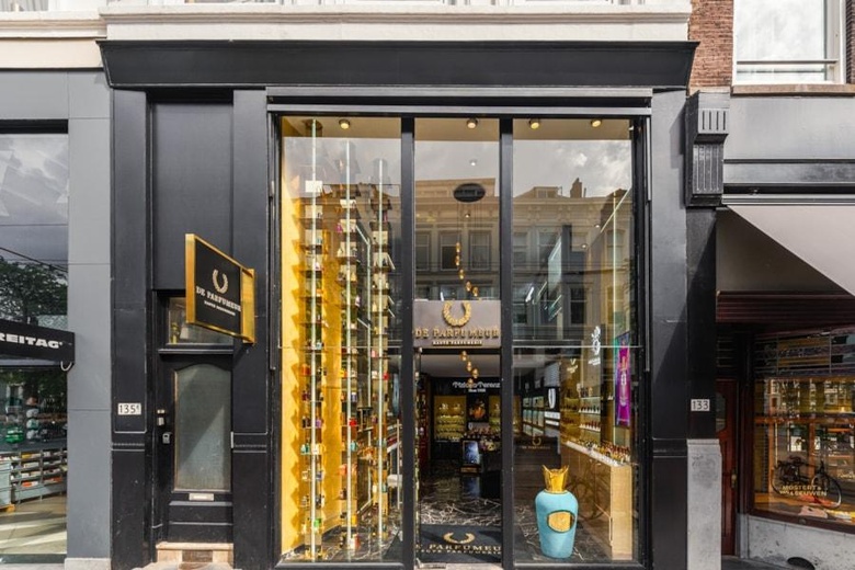 WinkelruimteaanVan Oldenbarneveltstraat 135 A<br/> inRotterdam WinkelruimteaanVan Oldenbarneveltstraat 135 A<br/> inRotterdam