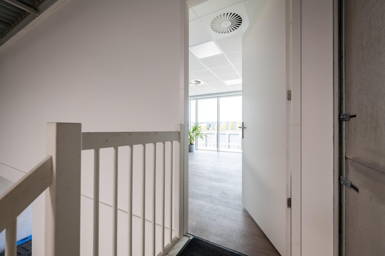 BedrijfsruimteaanHopperweg 11 3<br/> inHellevoetsluis BedrijfsruimteaanHopperweg 11 3<br/> inHellevoetsluis