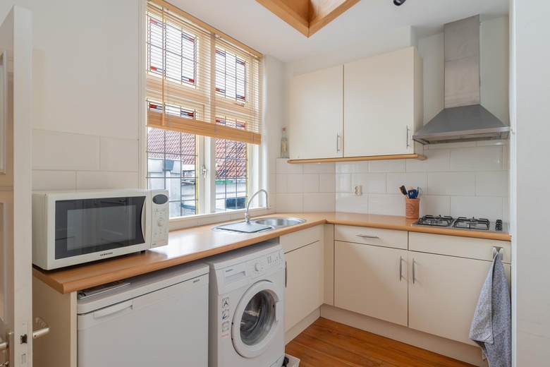 WinkelruimteaanHaarlemmerstraat 18<br/> inLeiden WinkelruimteaanHaarlemmerstraat 18<br/> inLeiden