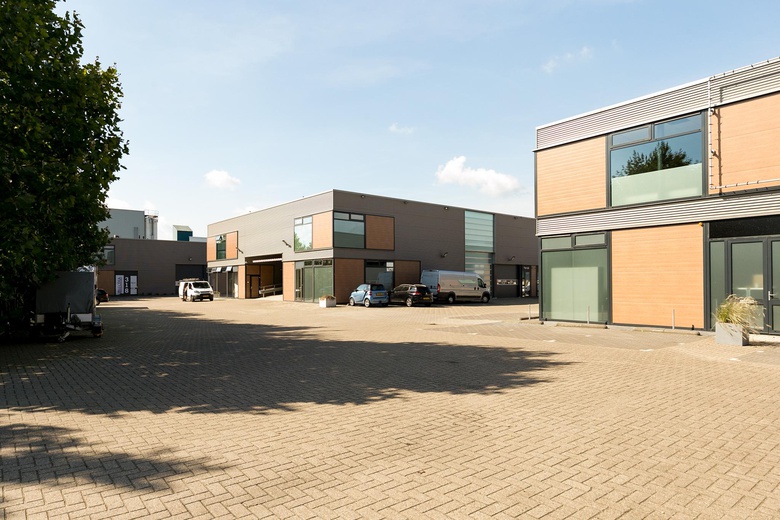 Bedrijfsruimteaan's-Gravenweg 318 - 334<br/> inNieuwerkerk aan den IJssel Bedrijfsruimteaan's-Gravenweg 318 - 334<br/> inNieuwerkerk aan den IJssel