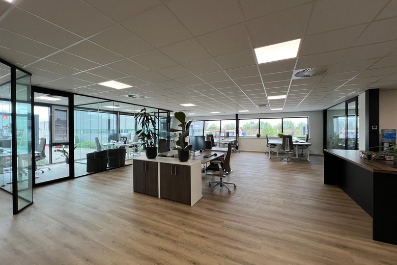 BedrijfsruimteaanMarisstraat 8<br/> inSliedrecht