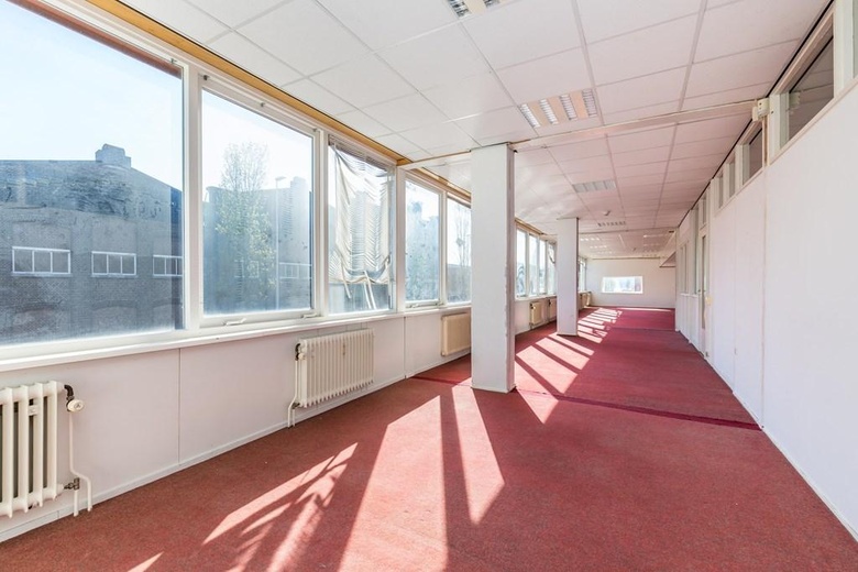 KantoorruimteaanPiekstraat 15 35<br/> inRotterdam KantoorruimteaanPiekstraat 15 35<br/> inRotterdam