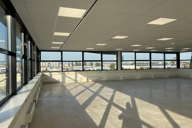 KantoorruimteaanKarel Doormanweg 27 A<br/> inSchiedam KantoorruimteaanKarel Doormanweg 27 A<br/> inSchiedam