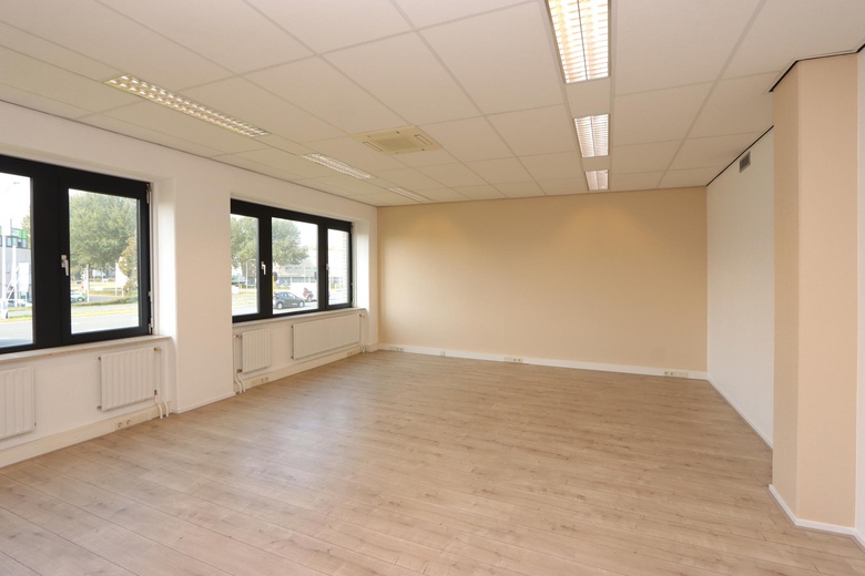 KantoorruimteaanRadioweg 2 - 6<br/> inAlmere KantoorruimteaanRadioweg 2 - 6<br/> inAlmere