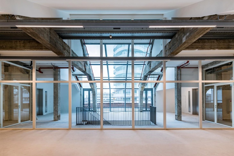 KantoorruimteaanCoolsingel 135<br/> inRotterdam KantoorruimteaanCoolsingel 135<br/> inRotterdam