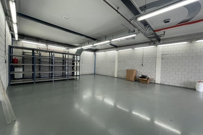 BedrijfsruimteaanOndernemingsweg 56 H<br/> inUithoorn