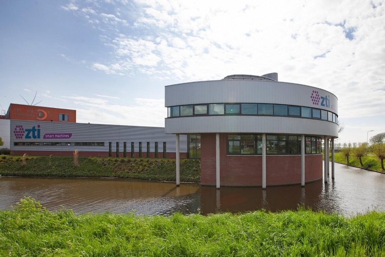 BedrijfsruimteaanDe Dijken 1<br/> inTuitjenhorn