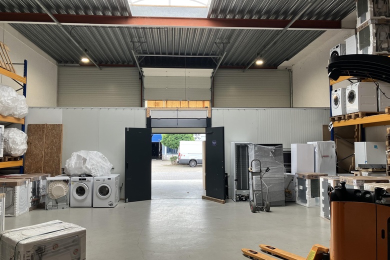 BedrijfsruimteaanPeppelkade 15 a<br/> inHouten