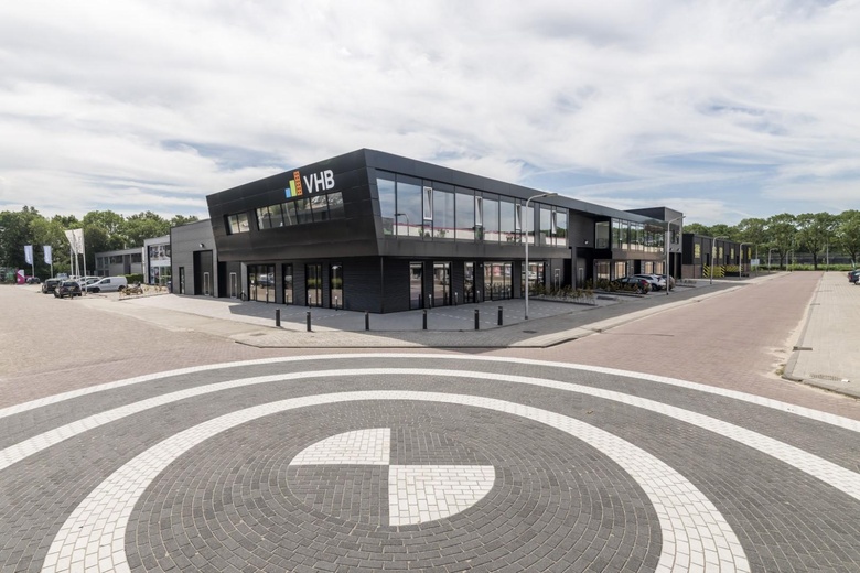 BedrijfsruimteaanMarisstraat 8 d<br/> inSliedrecht