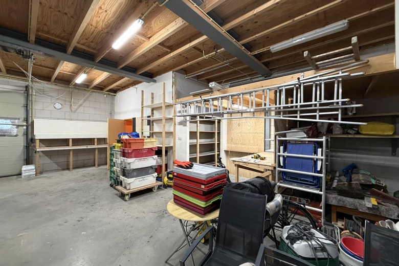 BedrijfsruimteaanNijverheidstraat 24 a<br/> inEdam