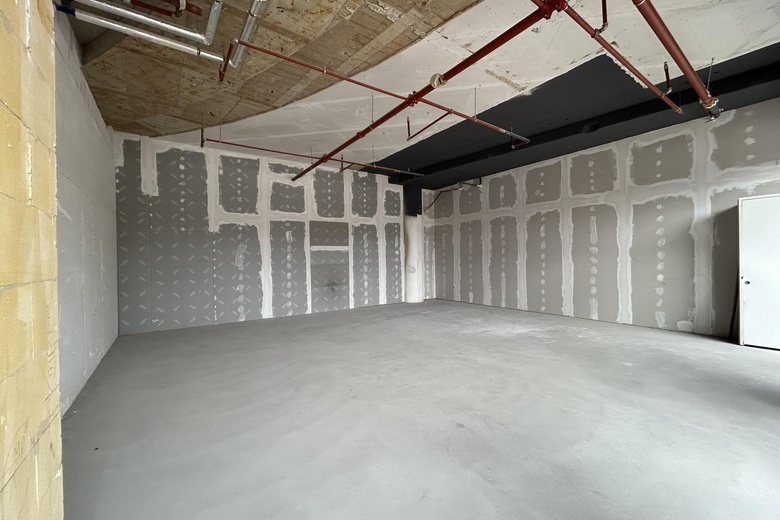 WinkelruimteaanStatenplein 125<br/> inDordrecht WinkelruimteaanStatenplein 125<br/> inDordrecht