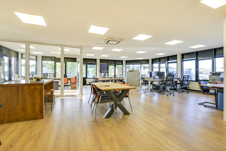 BedrijfsruimteaanWilgenkade 1<br/> inHouten