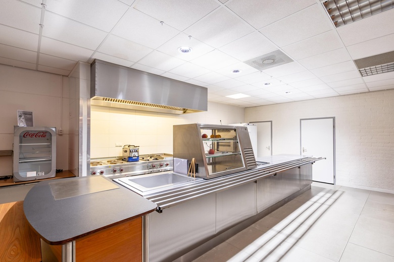 Bedrijfsruimteaan's-Gravelandseweg 373<br/> inSchiedam