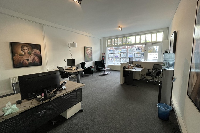 WinkelruimteaanHuizerweg 25 A<br/> inBussum WinkelruimteaanHuizerweg 25 A<br/> inBussum