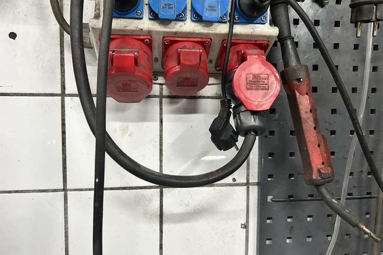 BedrijfsruimteaanDekkershoek 23<br/> inDen Haag BedrijfsruimteaanDekkershoek 23<br/> inDen Haag