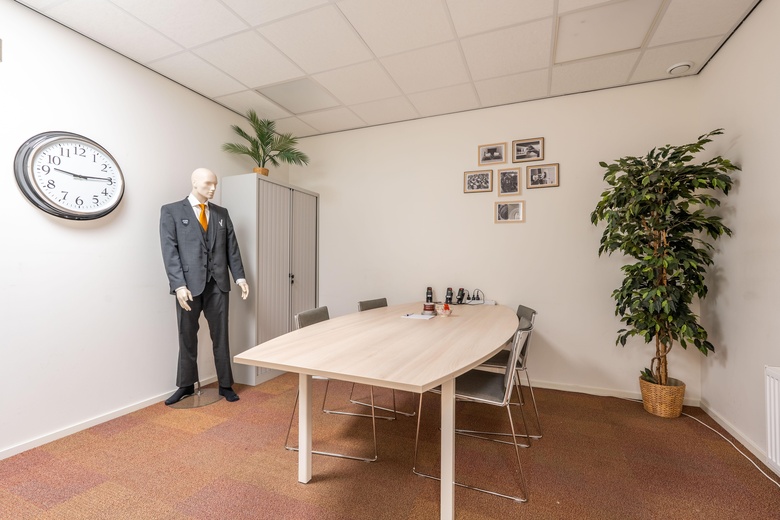 BedrijfsruimteaanWilgenkade 11<br/> inHouten