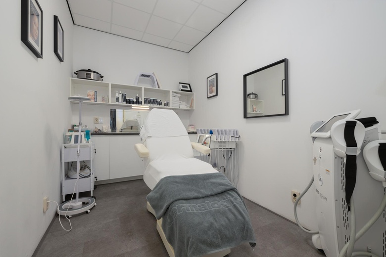 WinkelruimteaanKerksingel 27<br/> inBerkel en Rodenrijs WinkelruimteaanKerksingel 27<br/> inBerkel en Rodenrijs