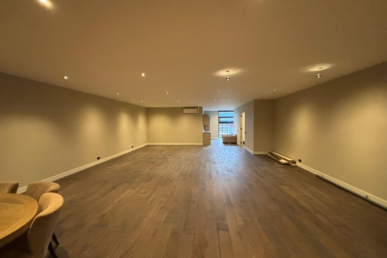 BedrijfsruimteaanSiloweg 13<br/> inDen Bosch BedrijfsruimteaanSiloweg 13<br/> inDen Bosch
