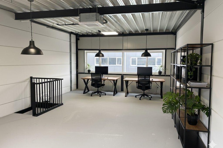 BedrijfsruimteaanIndustrieweg 1 17<br/> inZoetermeer