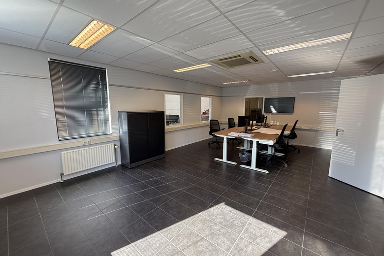 BedrijfsruimteaanOosterparkweg 35 f<br/> inRidderkerk