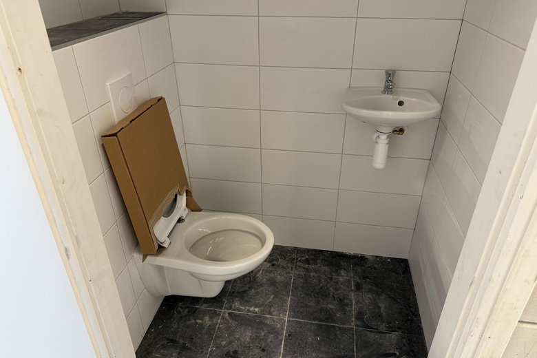 BedrijfsruimteaanReedijk 8 F 28<br/> inHeinenoord