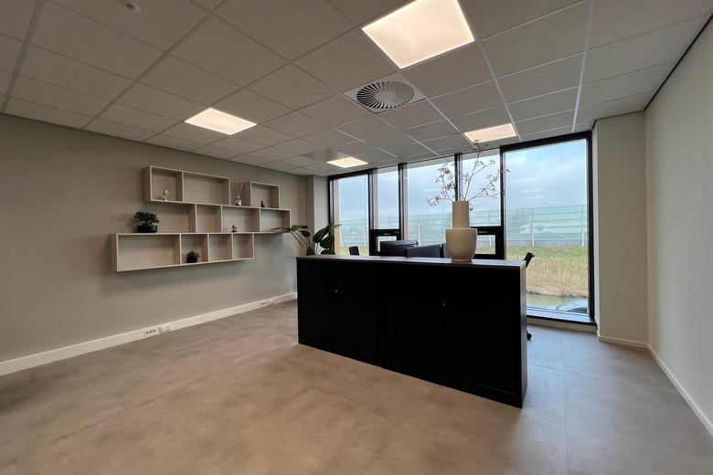 BedrijfsruimteaanTenorweg 4<br/> inSliedrecht BedrijfsruimteaanTenorweg 4<br/> inSliedrecht