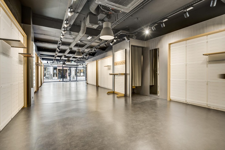 WinkelruimteaanVarkensmarkt 13<br/> inRoermond WinkelruimteaanVarkensmarkt 13<br/> inRoermond