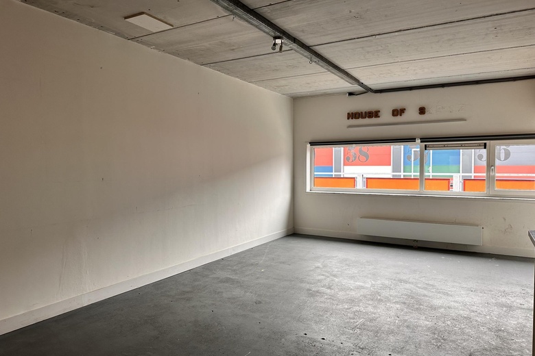 BedrijfsruimteaanWitte Vlinderweg 21 l<br/> inWormerveer