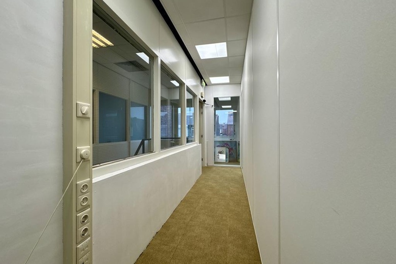 KantoorruimteaanMiddeldiepstraat 62<br/> inSliedrecht