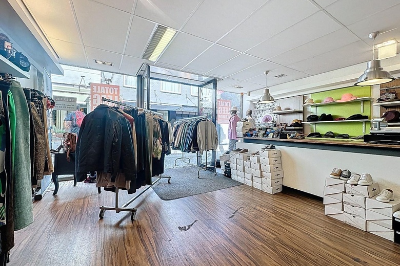 WinkelruimteaanMeerminnestraat 5<br/> inSluis WinkelruimteaanMeerminnestraat 5<br/> inSluis