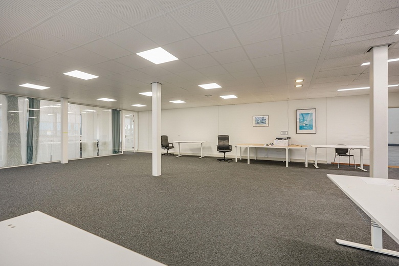 BedrijfsruimteaanParellaan 24<br/> inHoofddorp