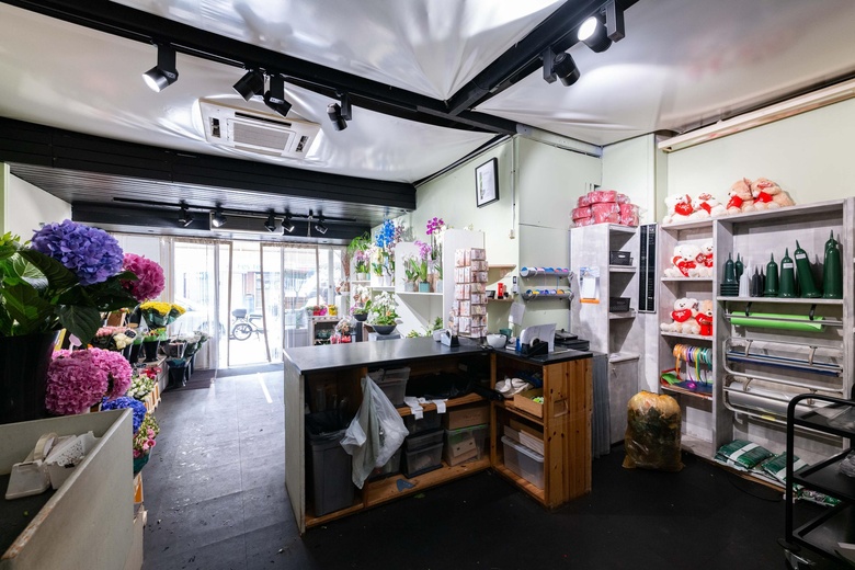 WinkelruimteaanCrooswijkseweg 65 B<br/> inRotterdam WinkelruimteaanCrooswijkseweg 65 B<br/> inRotterdam