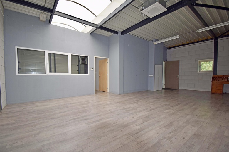 BedrijfsruimteaanAugustapolder 8<br/> inBarendrecht