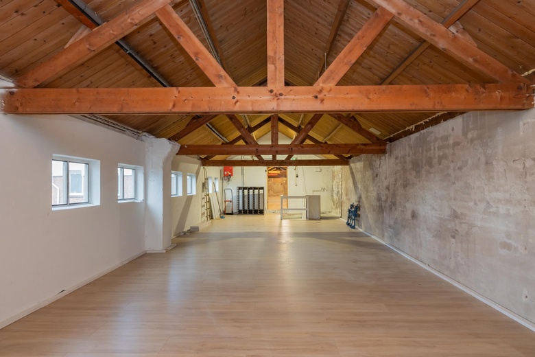 WinkelruimteaanHoofdstraat 144<br/> inSassenheim