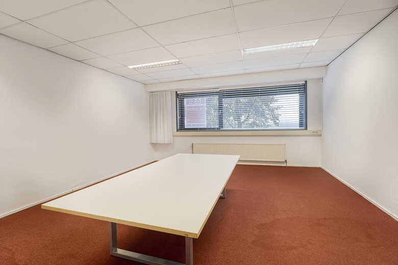 KantoorruimteaanLuzernestraat 37 A<br/> inNieuw-Vennep