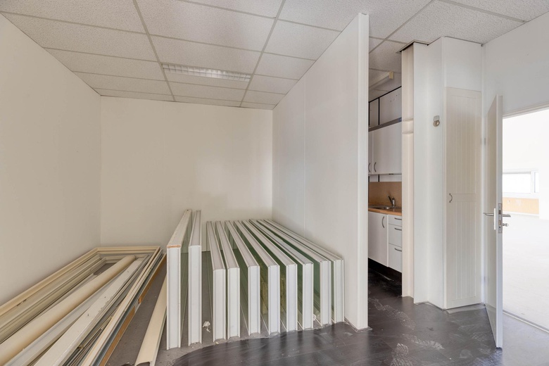 KantoorruimteaanHellingstraat 22<br/> inHuizen