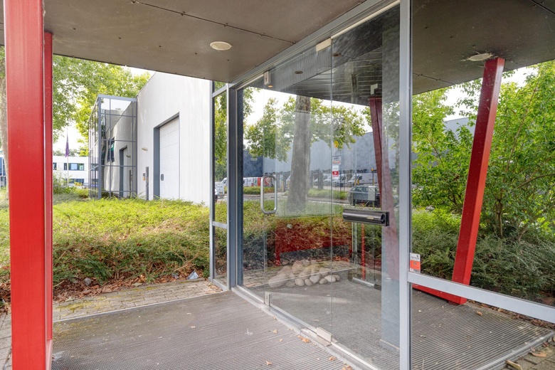 BedrijfsruimteaanPieter Zeemanweg 97<br/> inDordrecht BedrijfsruimteaanPieter Zeemanweg 97<br/> inDordrecht