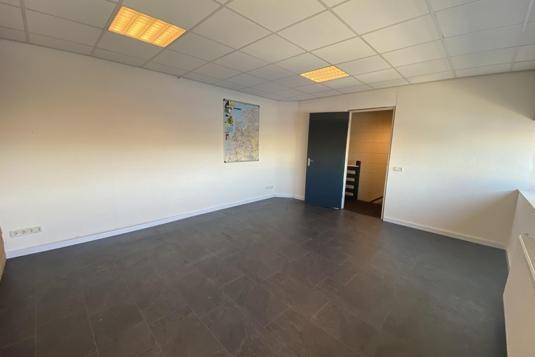 BedrijfsruimteaanSchutweg 3 d<br/> inWaalwijk BedrijfsruimteaanSchutweg 3 d<br/> inWaalwijk
