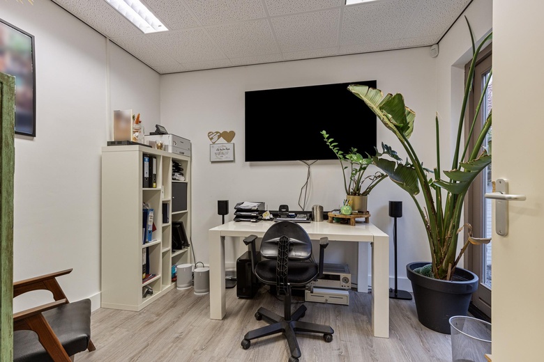 WinkelruimteaanRaadhuisstraat 108<br/> inHoogerheide WinkelruimteaanRaadhuisstraat 108<br/> inHoogerheide