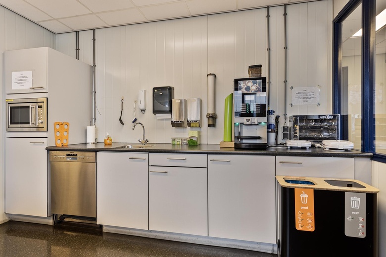BedrijfsruimteaanDe Corantijn 28 F<br/> inZwaag BedrijfsruimteaanDe Corantijn 28 F<br/> inZwaag