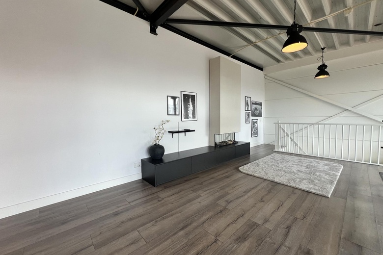 BedrijfsruimteaanTokyostraat 17 S<br/> inLijnden