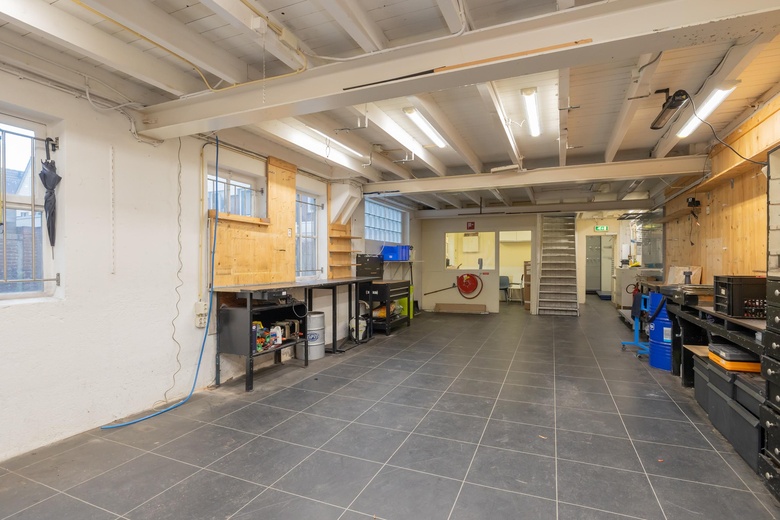 WinkelruimteaanHoofdstraat 144<br/> inSassenheim