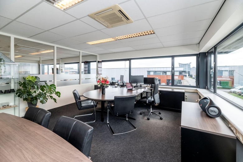 BedrijfsruimteaanAalborg 4<br/> inBarendrecht BedrijfsruimteaanAalborg 4<br/> inBarendrecht
