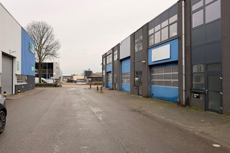 BedrijfsruimteaanVan der Hoopstraat 8 b<br/> inKrimpen aan den IJssel