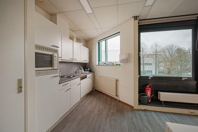 BedrijfsruimteaanParellaan 24<br/> inHoofddorp