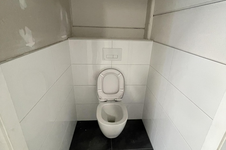 BedrijfsruimteaanOranjelaan 42<br/> inBeek en Donk