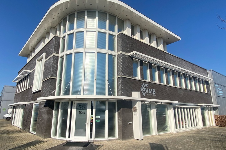 KantoorruimteaanVeersedijk 79<br/> inHendrik-Ido-Ambacht KantoorruimteaanVeersedijk 79<br/> inHendrik-Ido-Ambacht
