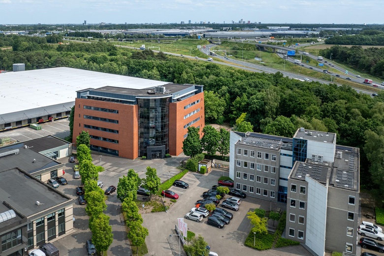 Bekijk foto Kantoorruimte aan de de Waal 38 in Best