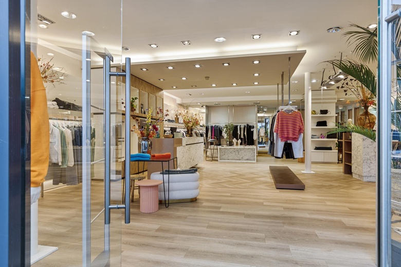 WinkelruimteaanRaadhuisstraat 108<br/> inHoogerheide WinkelruimteaanRaadhuisstraat 108<br/> inHoogerheide
